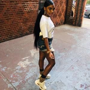 Meet your Posher, Jasmin